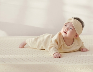 Nhà có con nhỏ dưới 3 tuổi nên mua nệm gì?