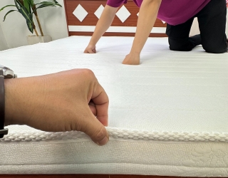 Kinh nghiệm chọn giường nệm cho người mắc bệnh về cột sống